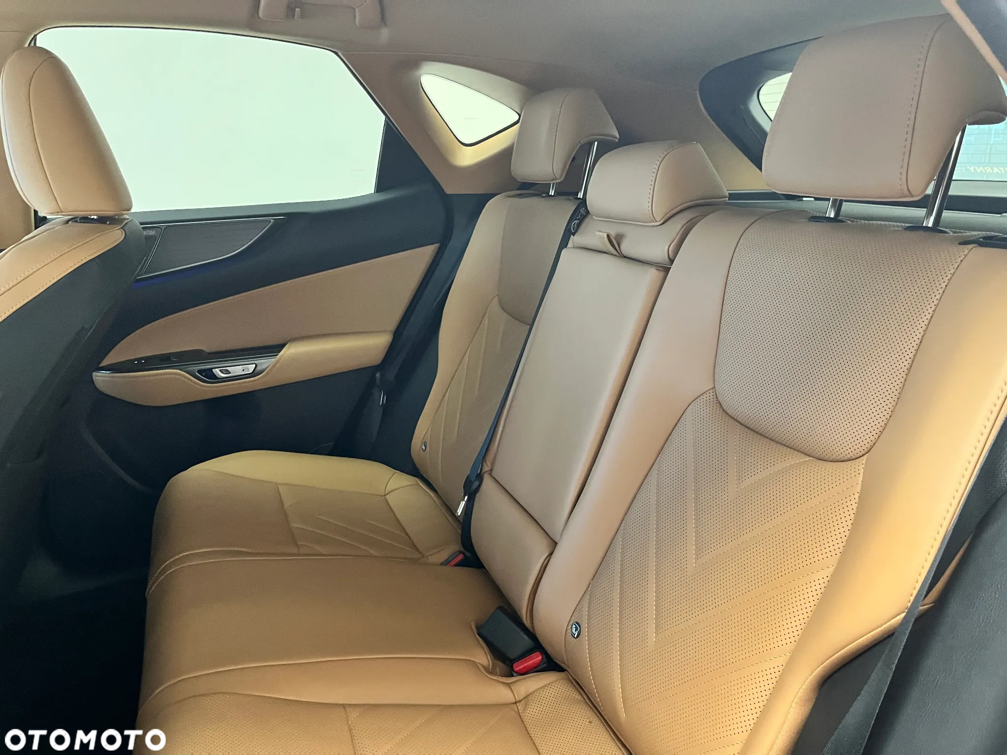 Lexus NX - 4