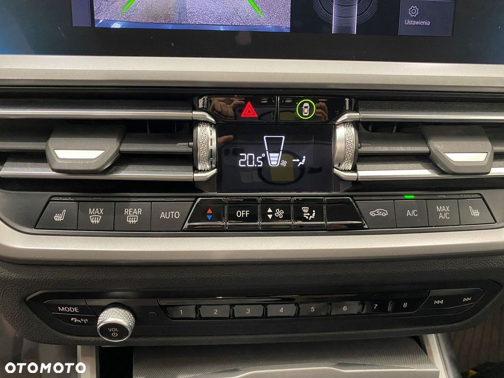 BMW Seria 3 318i - 23