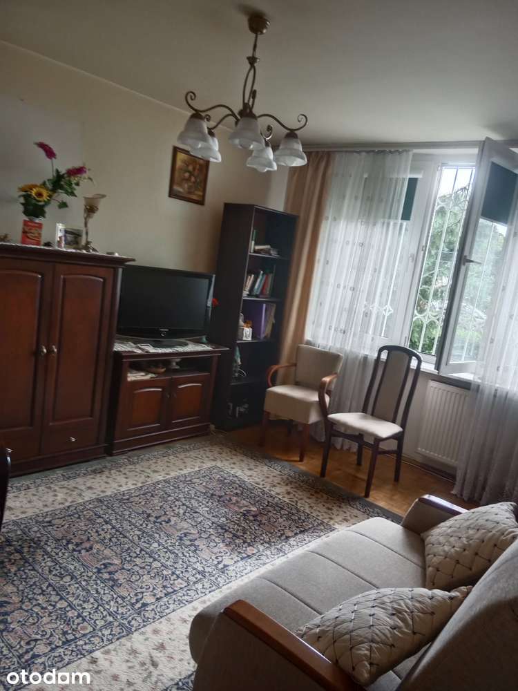 Wygodne mieszkanie z piwnicą w Wawrze
