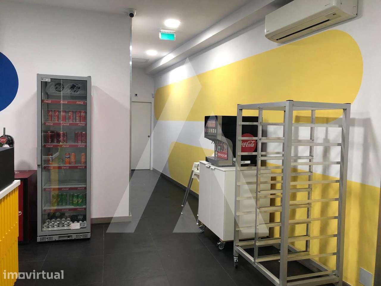 Loja localizada no centro histórico da cidade de Aveiro - Grande imagem: 3/13