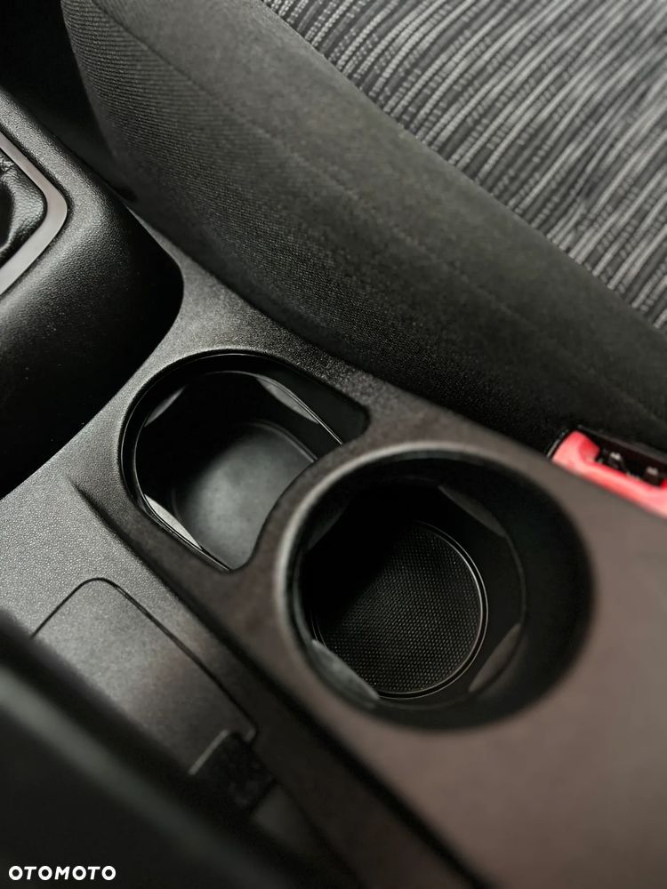 Kia Ceed - 28