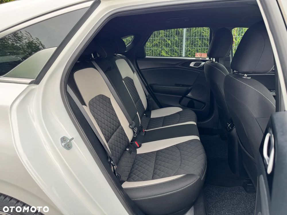 Kia ProCeed 1.4 T-GDI GT Line DCT - 27