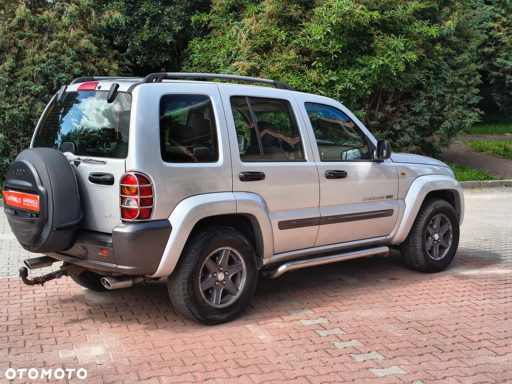 Jeep Cherokee - 12