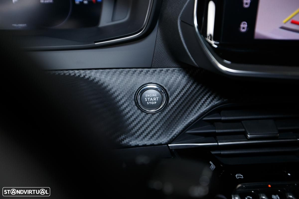 Peugeot 2008 1.2 PureTech Allure EAT8 - 19