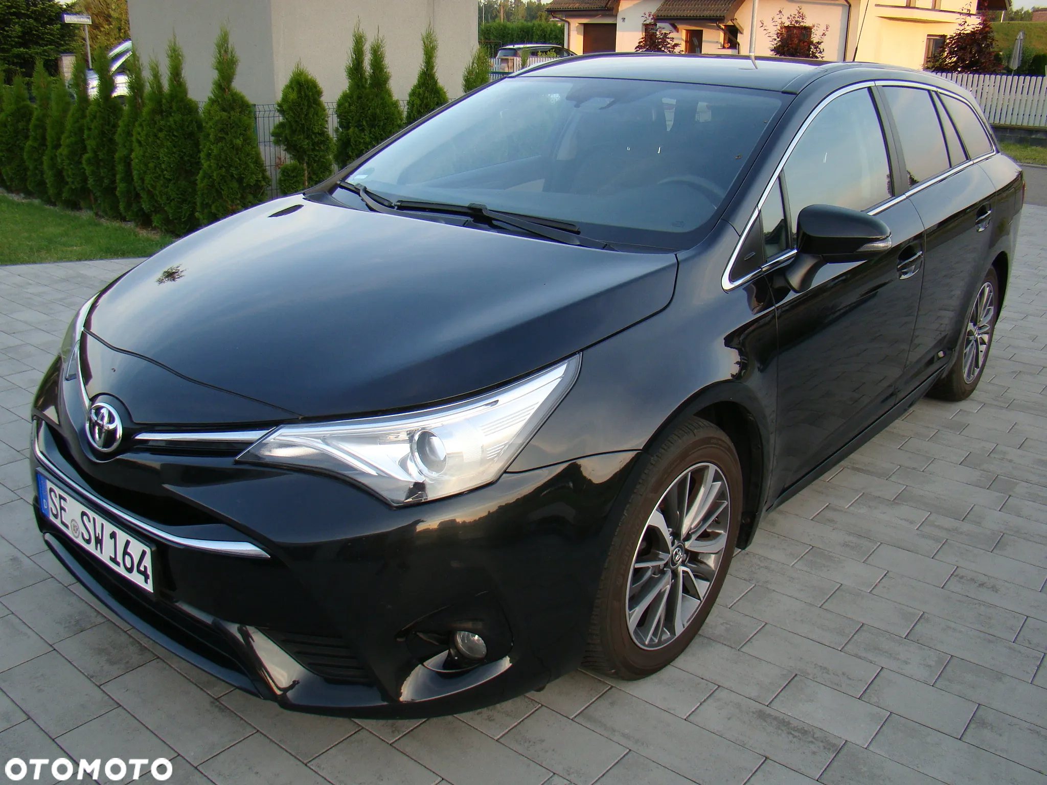 Toyota Avensis 2.0 D-4D Premium - 5