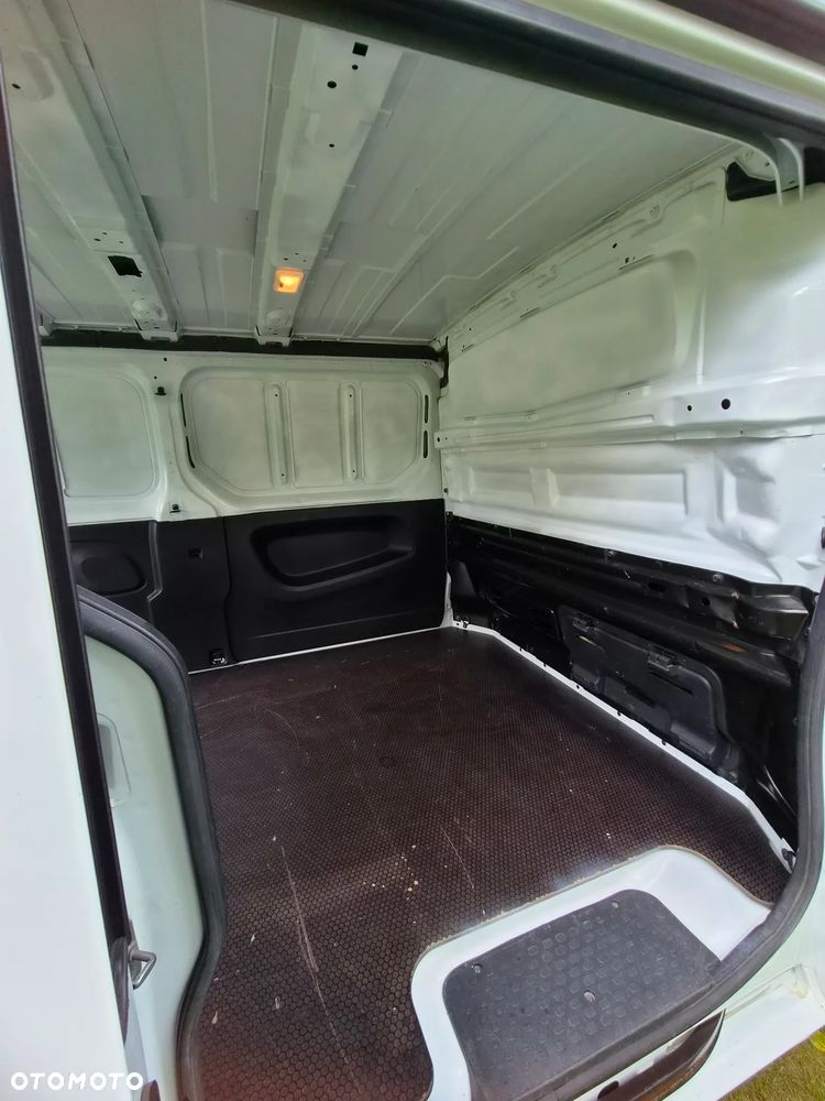 Renault Trafic - 14