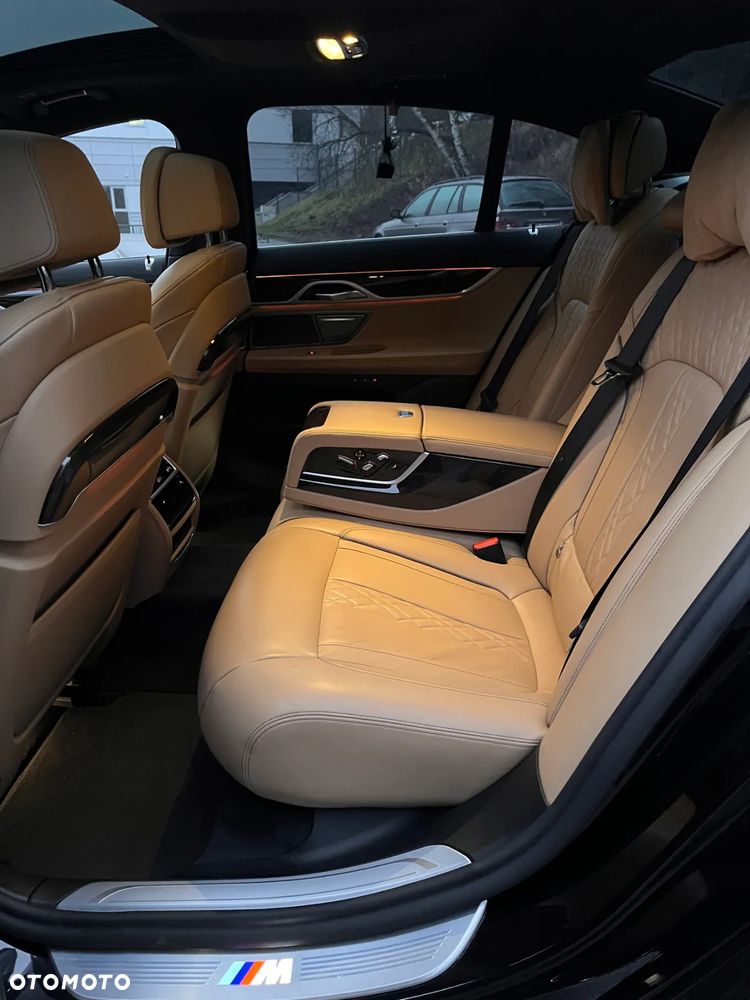 BMW Seria 7 740d xDrive - 28