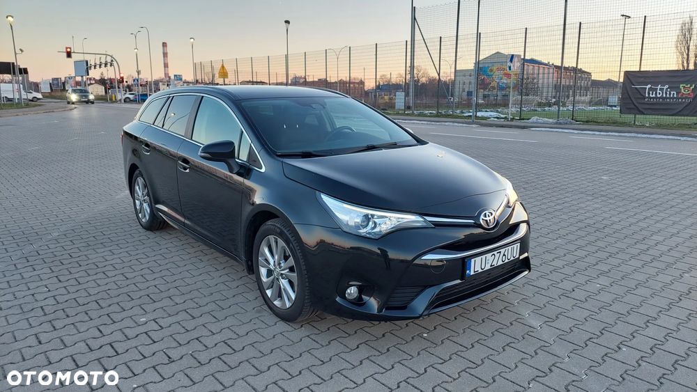 Toyota Avensis 1.8 Premium EU5 MS - 10