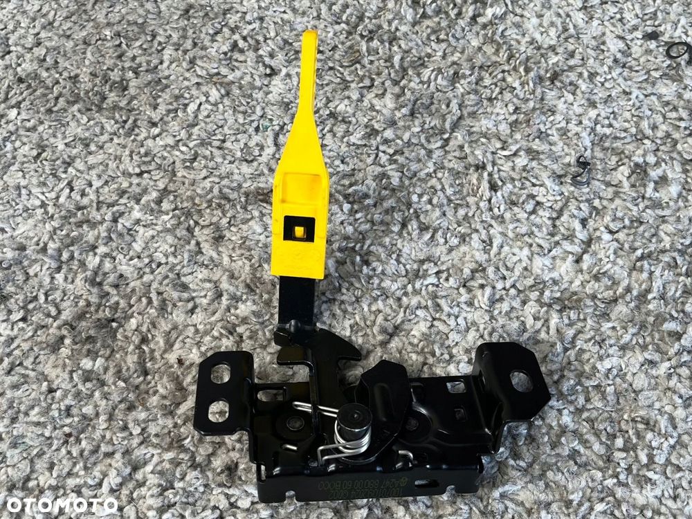 MERCEDES BENZ GLA W247 RYGIEL ZAMEK MASKI A2478800060 - 1