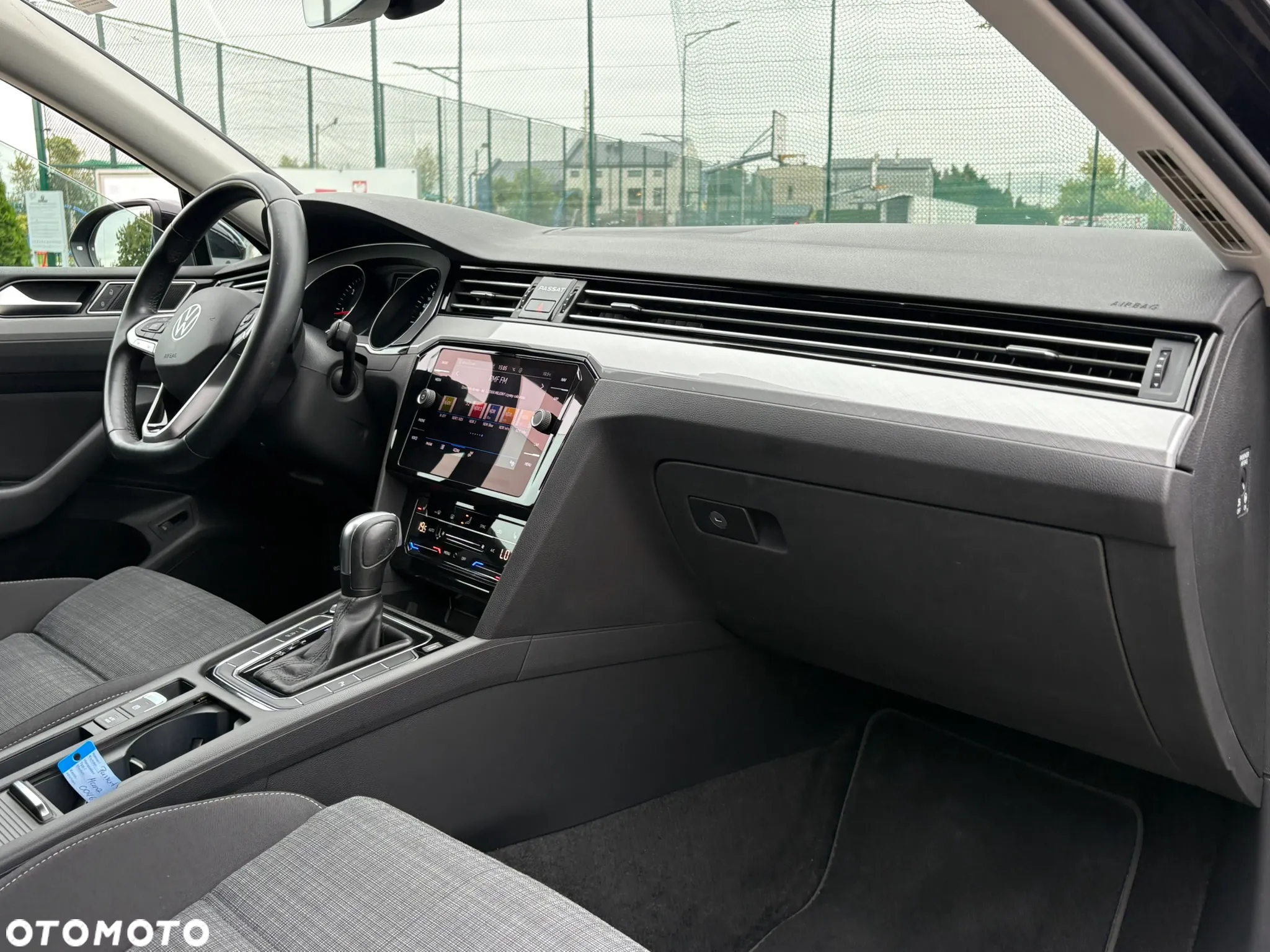 Volkswagen Passat Variant 2.0 TDI SCR DSG Conceptline - 13