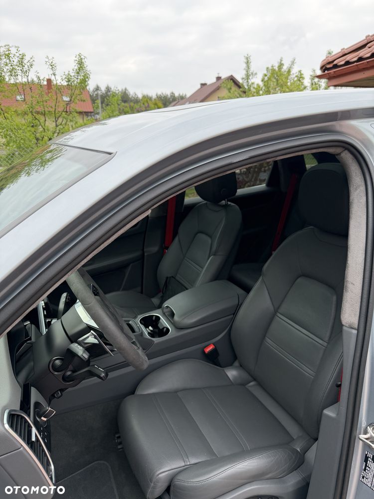 Porsche Cayenne - 10