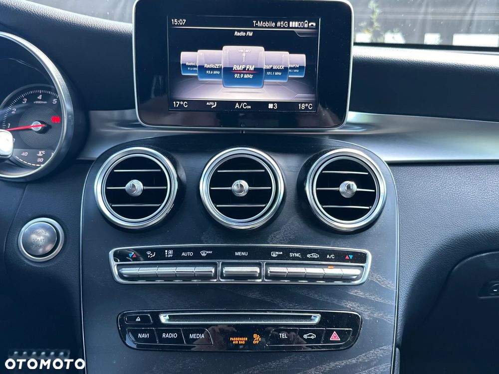 Mercedes-Benz GLC 250 4Matic 9G-TRONIC AMG Line - 11