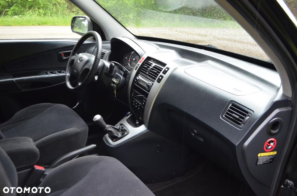 Hyundai Tucson 2.0 2WD GLS Style - 32