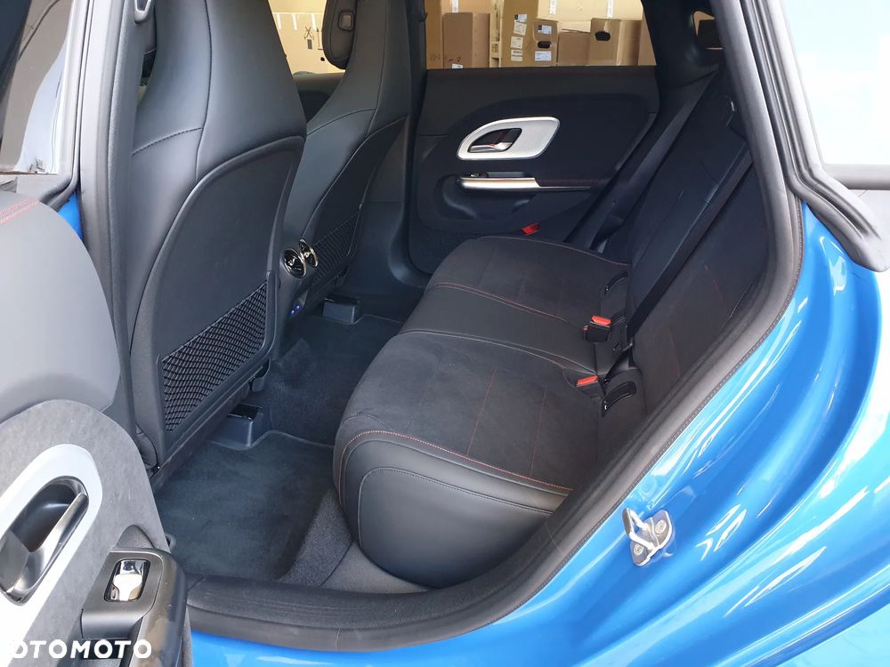 Mercedes-Benz CLA 200 mHEV 8G-DCT - 13