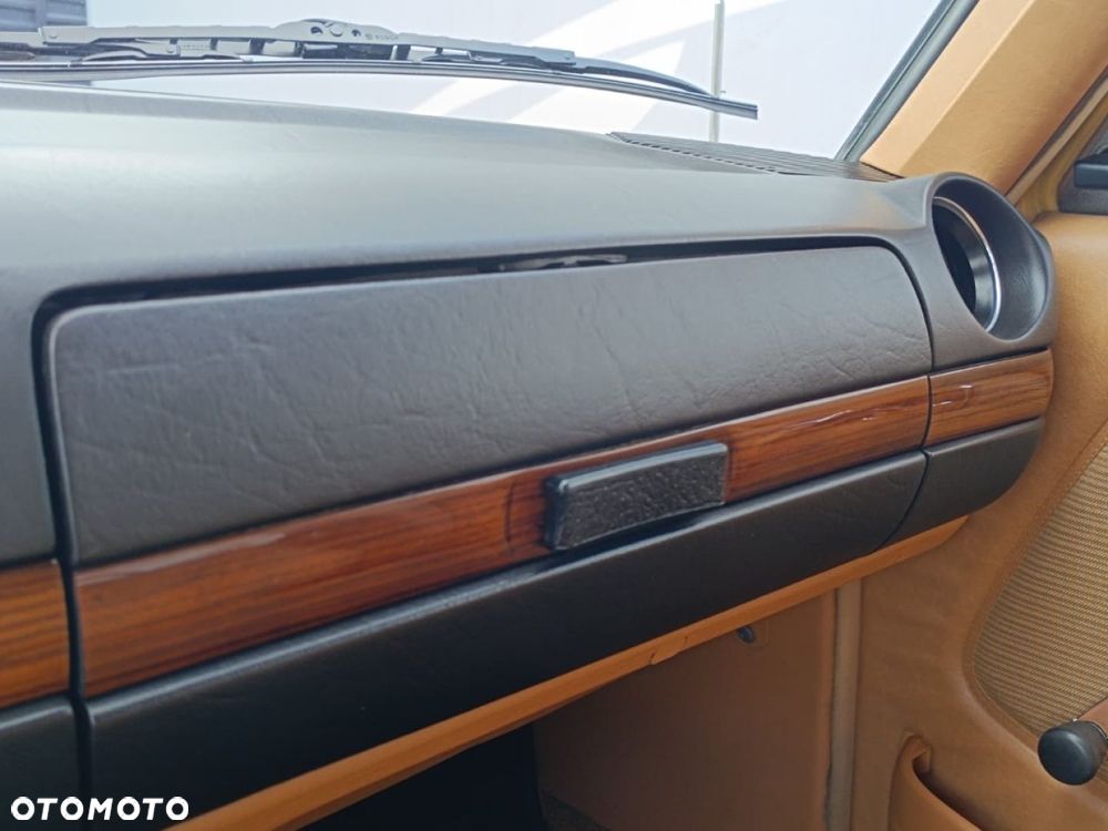 Mercedes-Benz W123 - 29