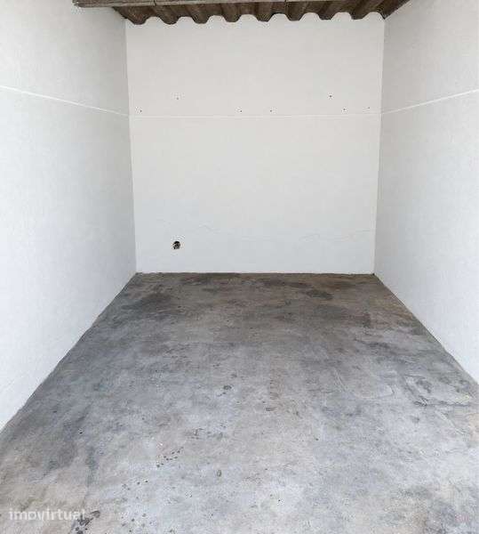 Garagem box para arrendamento - 13,5m2 - Acesso Reservado - Grande imagem: 5/5