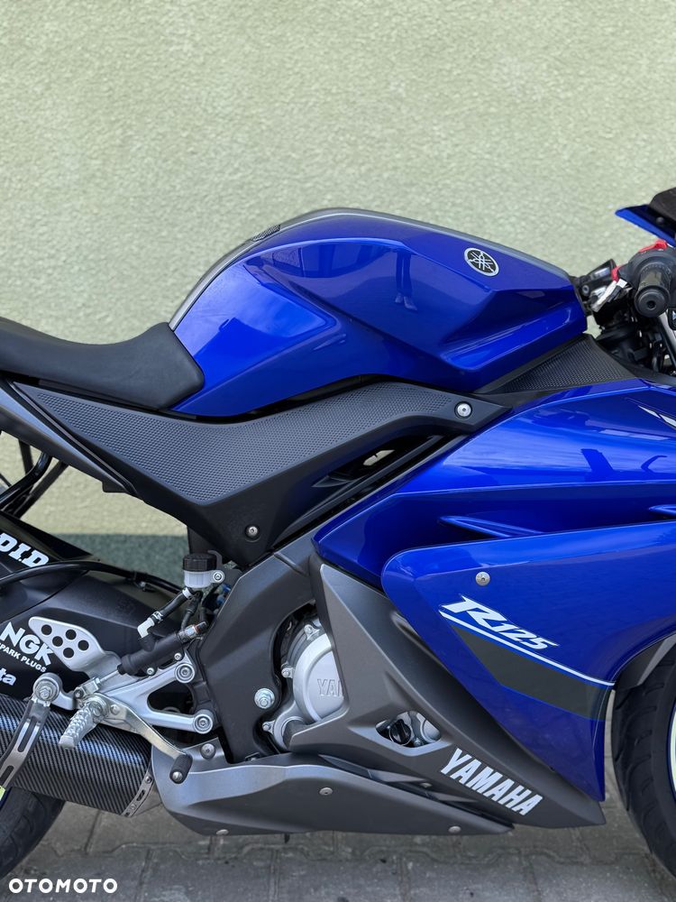 Yamaha YZF - 8
