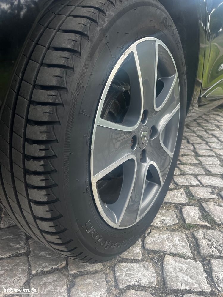 Renault Clio Sport Tourer - 10