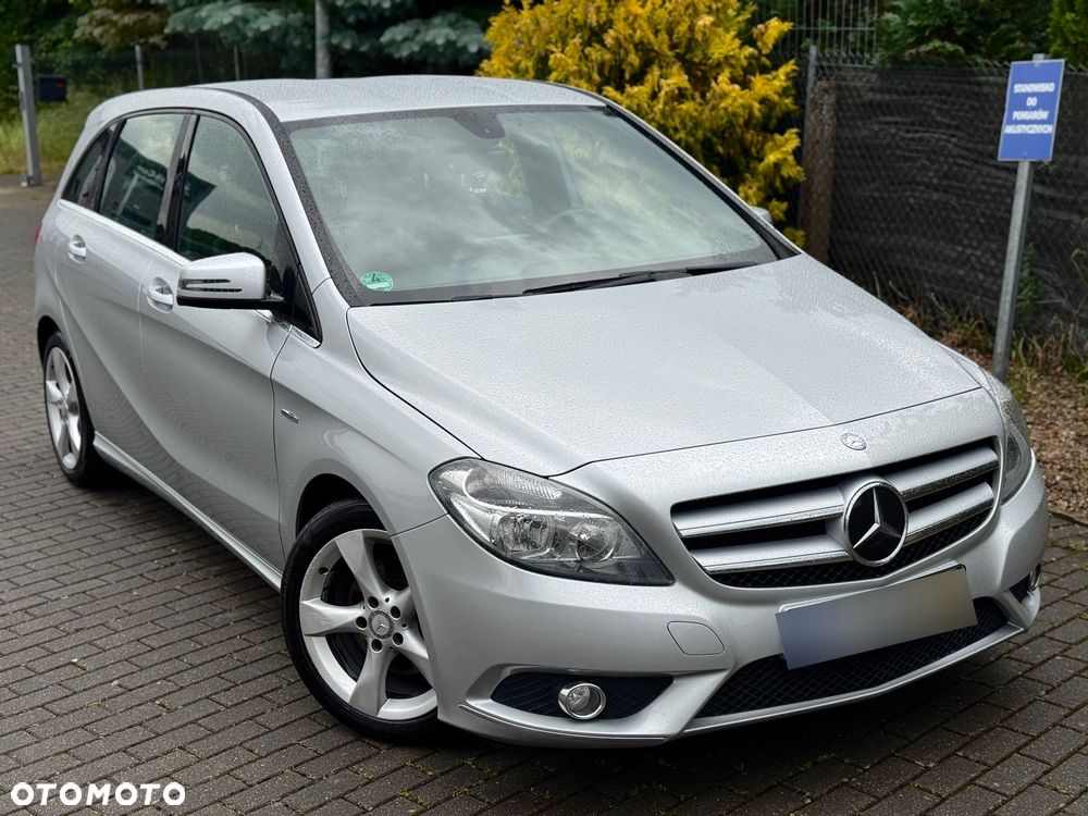 Mercedes-Benz Klasa B 180 Peak Edition - 1