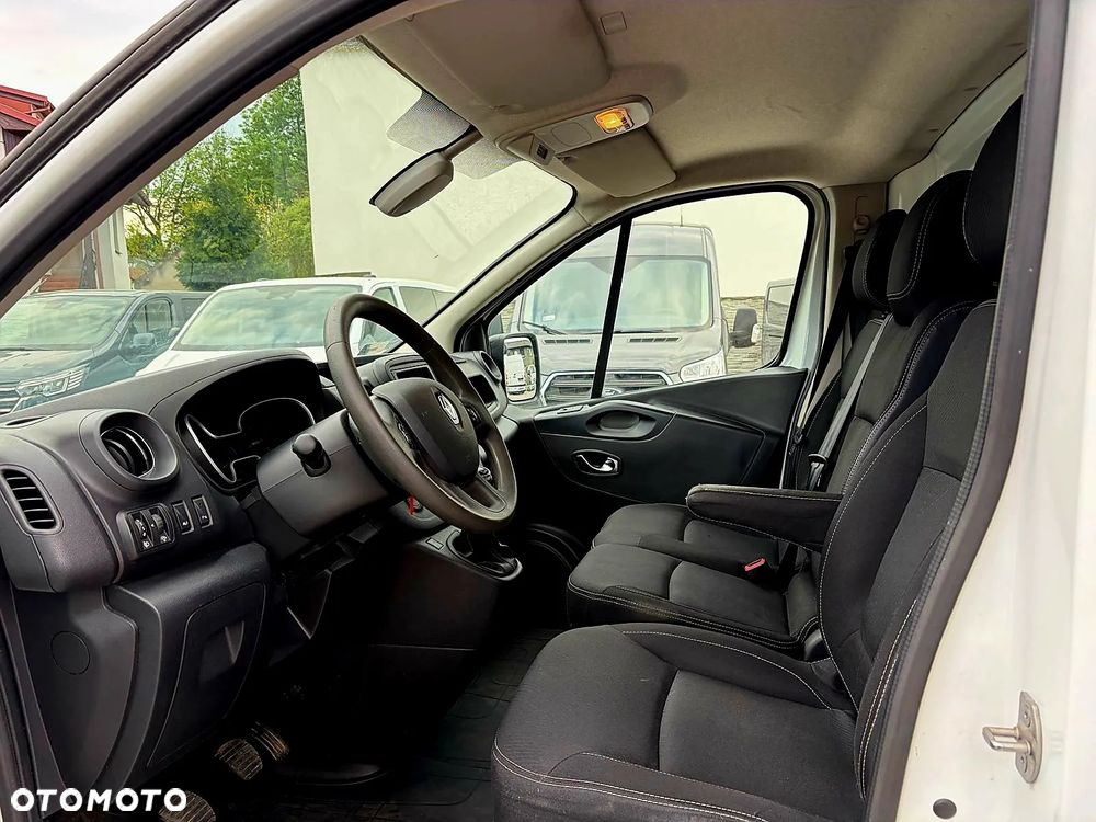 Renault Trafic - 18