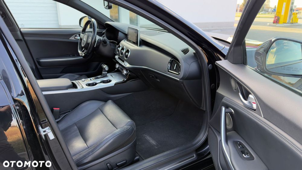 Kia Stinger 3.3 T-GDI V6 GT AWD - 21