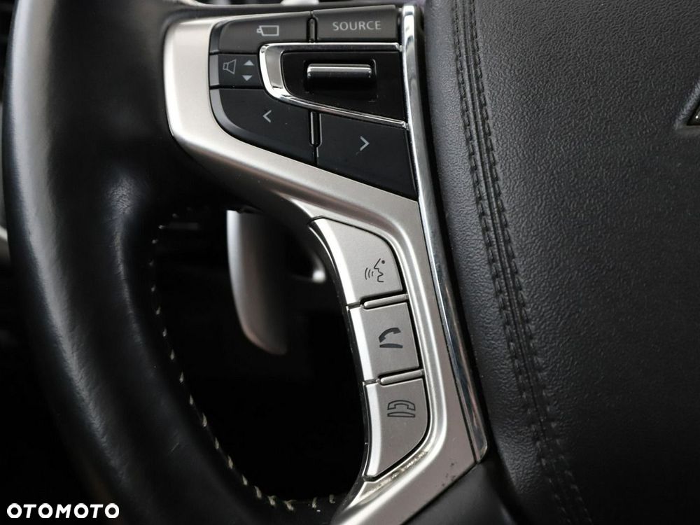 Mitsubishi Outlander Intense + - 32