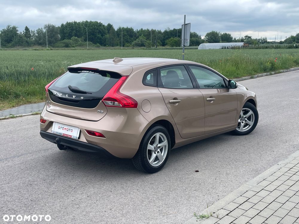 Volvo V40 D2 Momentum - 22
