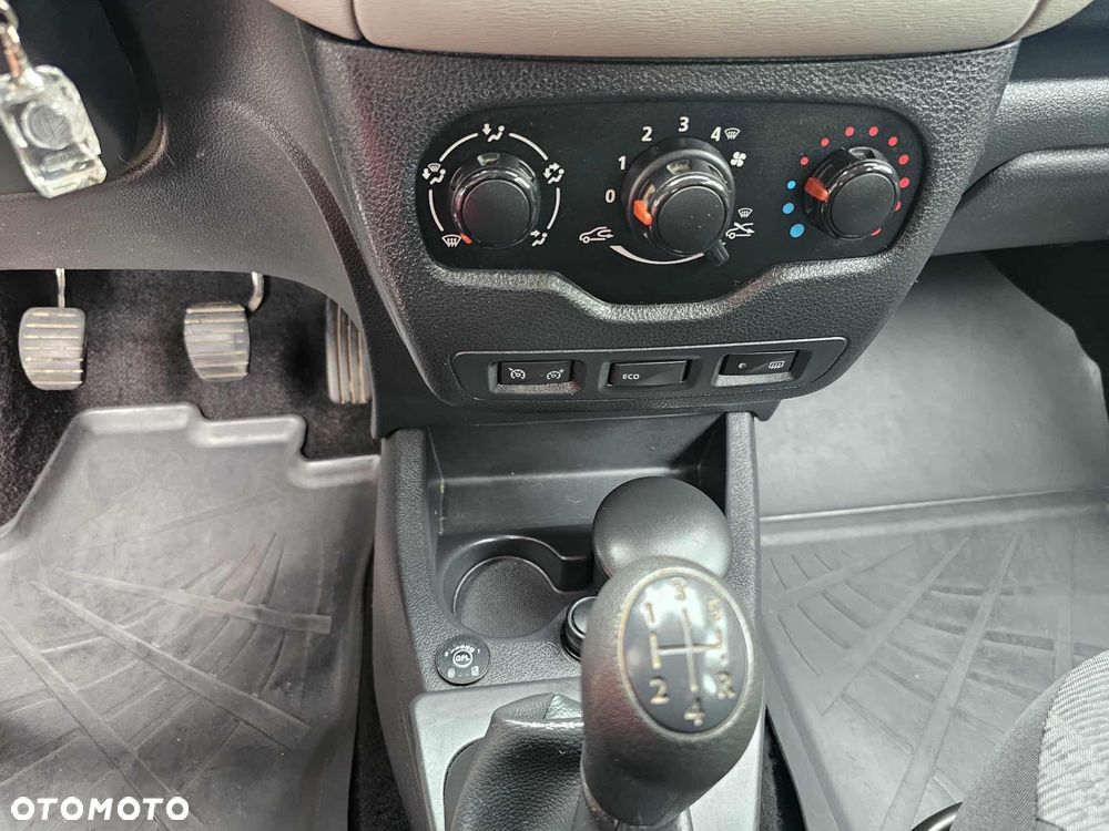 Dacia Lodgy 1.6 MPI 85 Prestige - 9