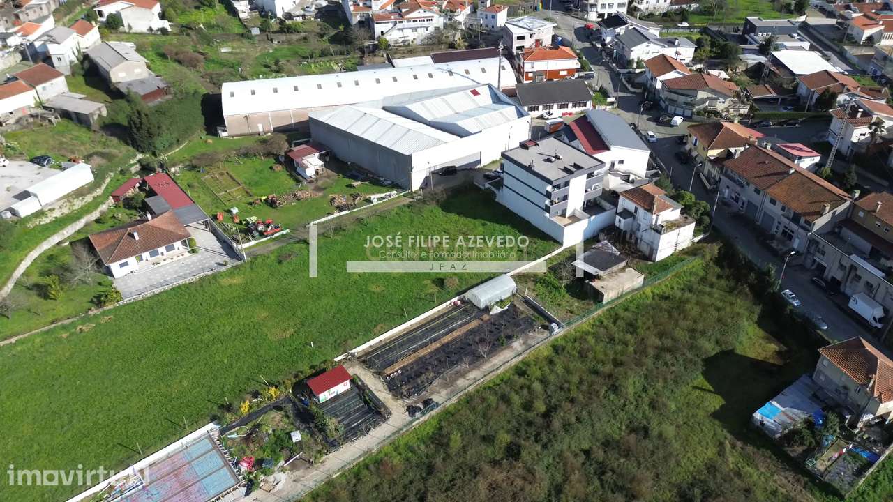 TERRENO PARA/CONSTRUÇÃO EM ALTURA (6 APARTAMENTOS DE TIPOLOGIA T3 OU 8 - Grande imagem: 4/11