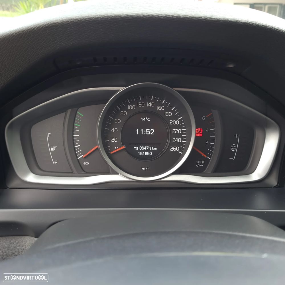 Volvo V60 2.0 D3 Momentum - 18