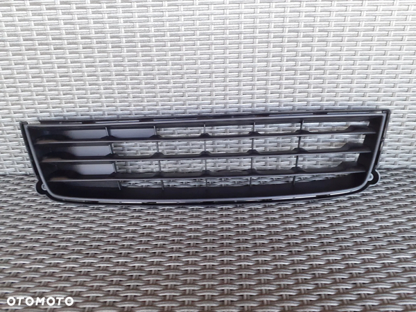 SUZUKI SPLASH 08- NOWA KRATKA ŚRODKOWA W ZDERZAK PRZÓD ORYGINALNA 71721-51K0  WYSYŁKA 24H