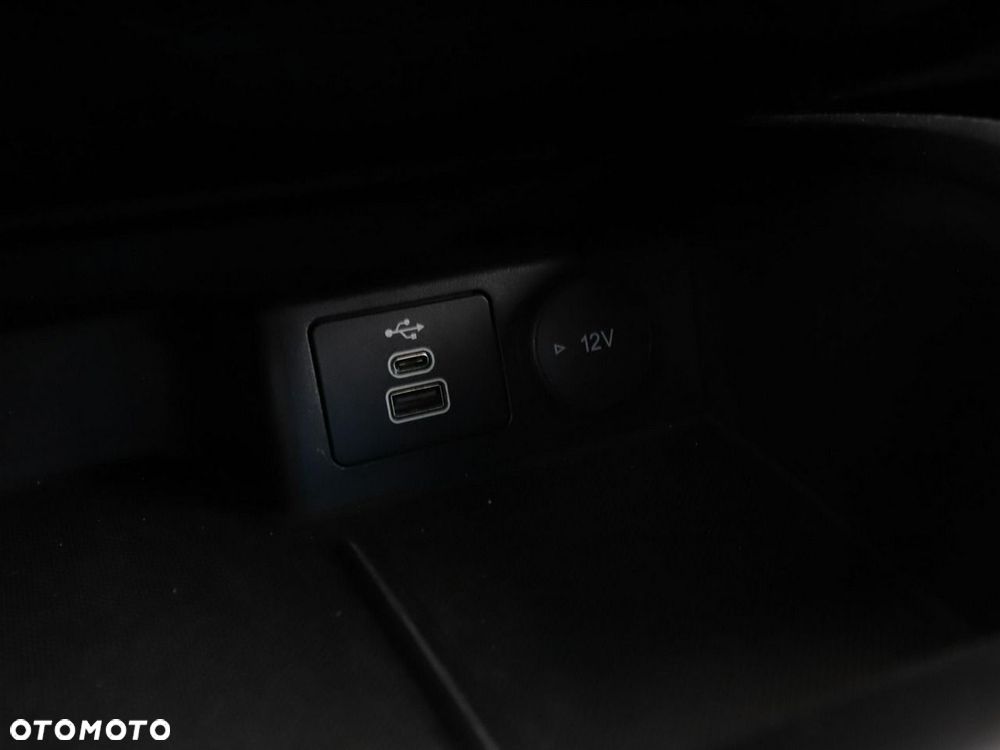 Ford Focus 1.0 EcoBoost Hybrid ST-LINE - 33