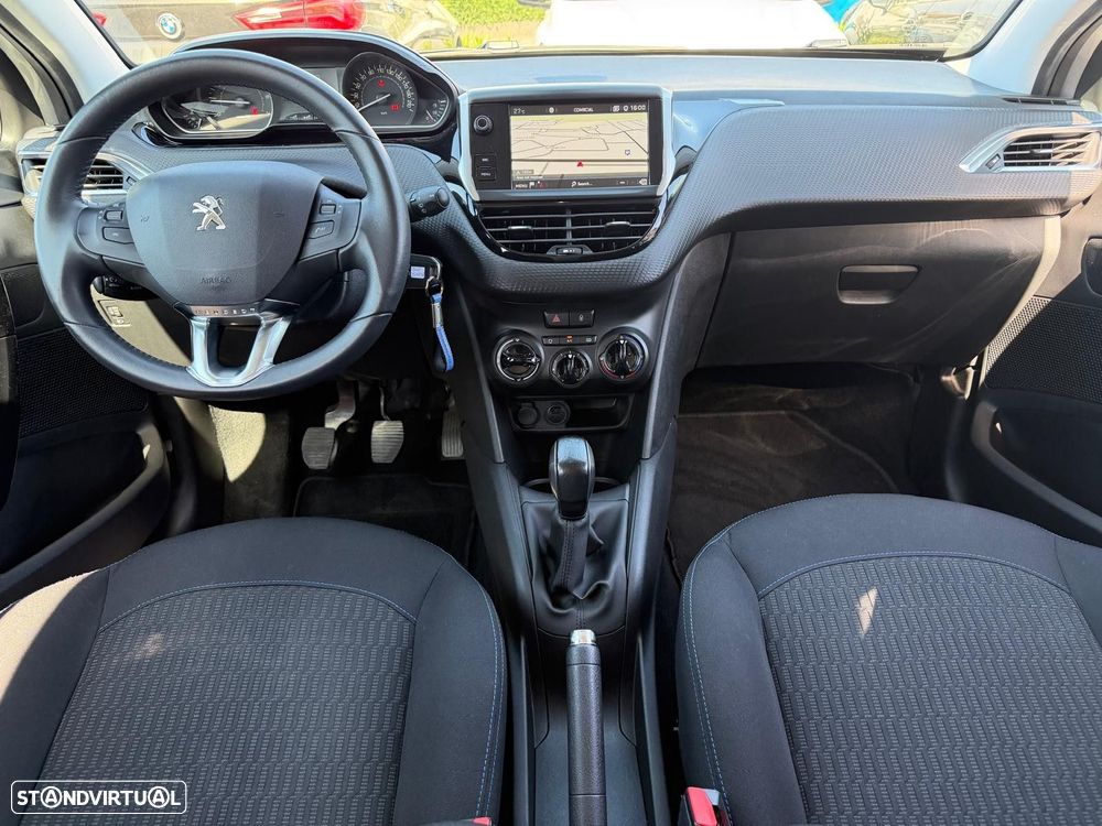 Peugeot 208 1.2 PureTech Signature - 12