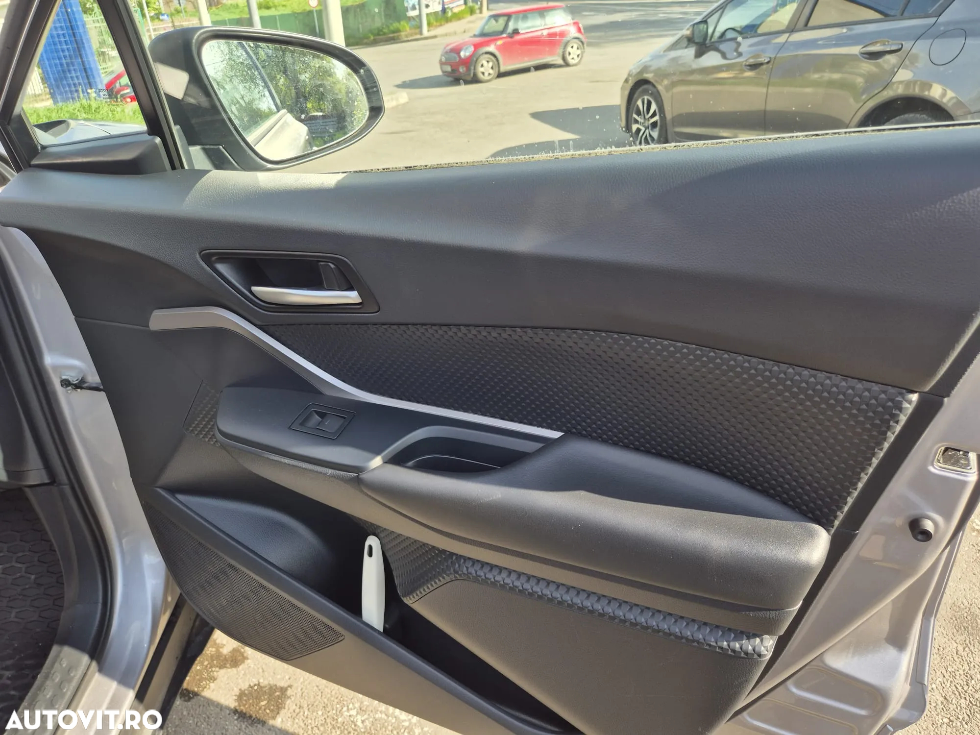 Toyota C-HR 1.8 Hybrid Business Edition - 17