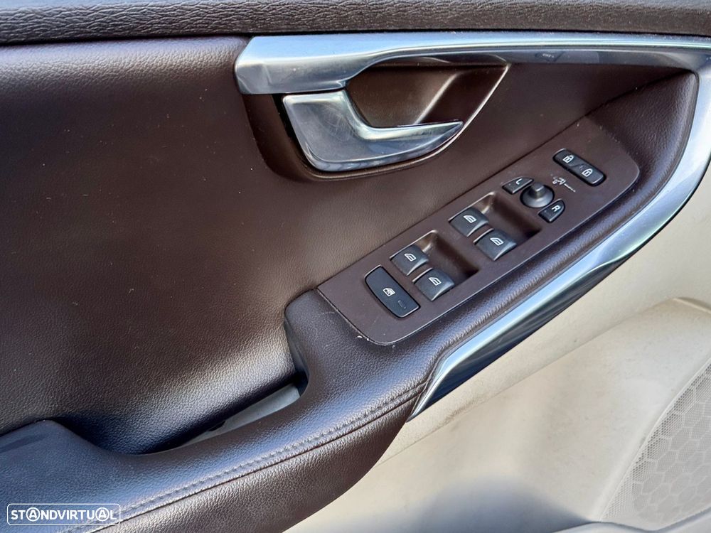 Volvo V40 1.6 D2 R-Design Momentum - 24