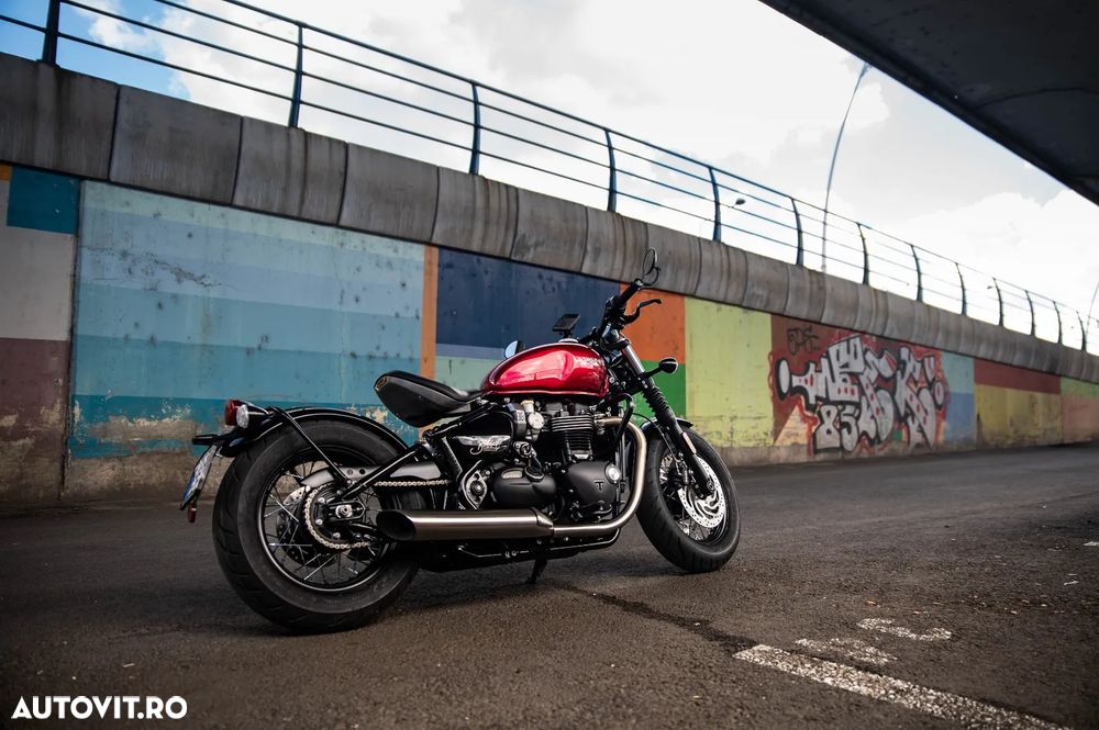 Triumph Bonneville Bobber - 17