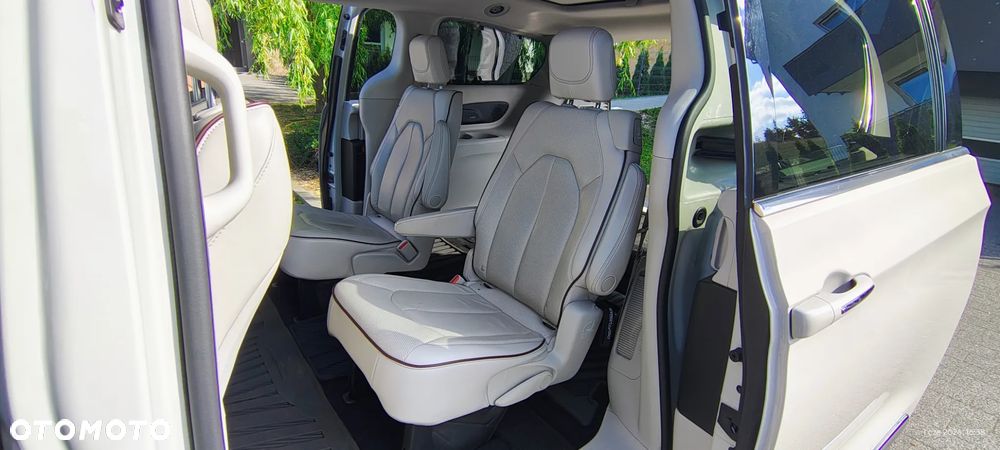 Chrysler Pacifica - 37