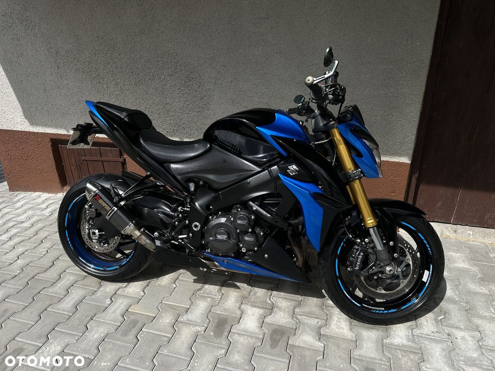 Suzuki GSX - 22