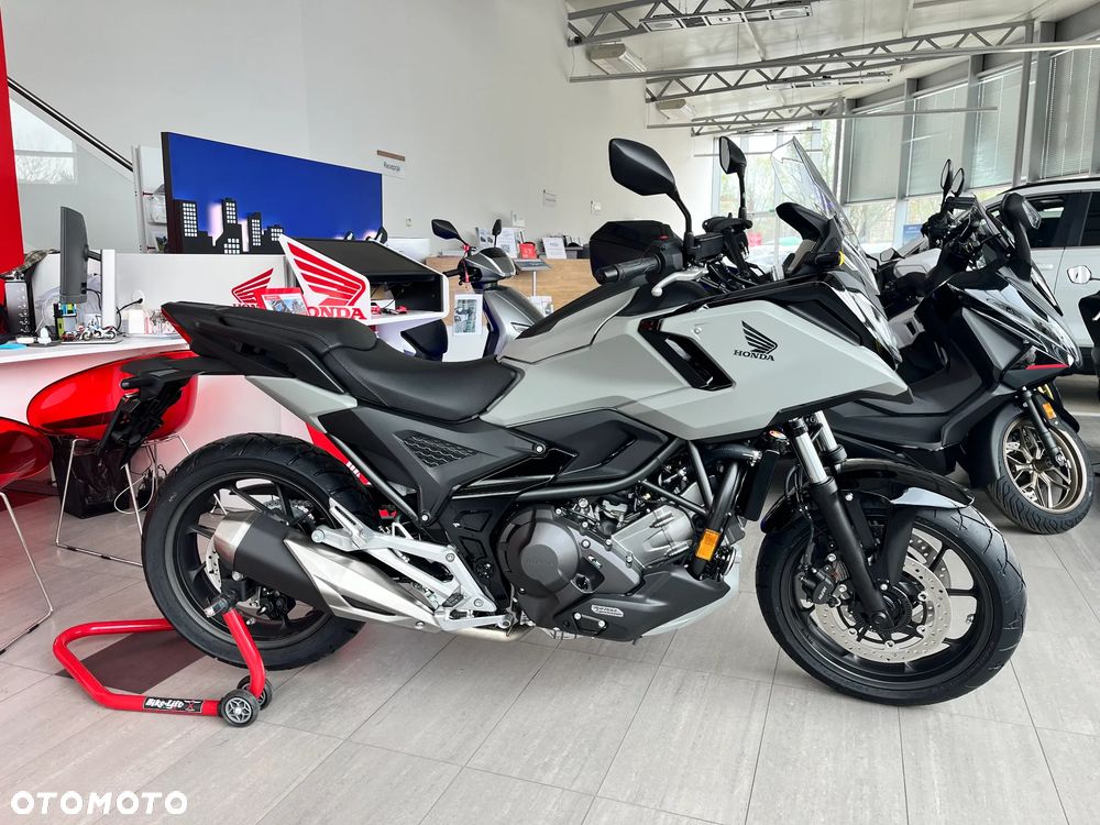 Honda NC - 6