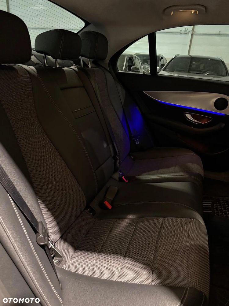 Mercedes-Benz Klasa E 300 - 18