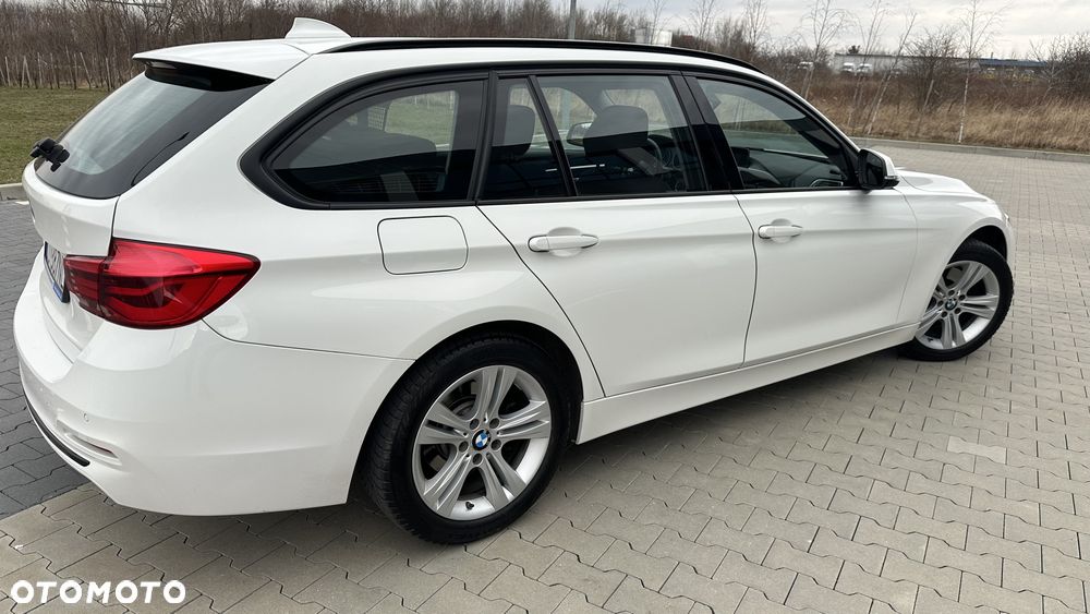 BMW Seria 3 330i GPF xDrive Sport Line Sport - 23