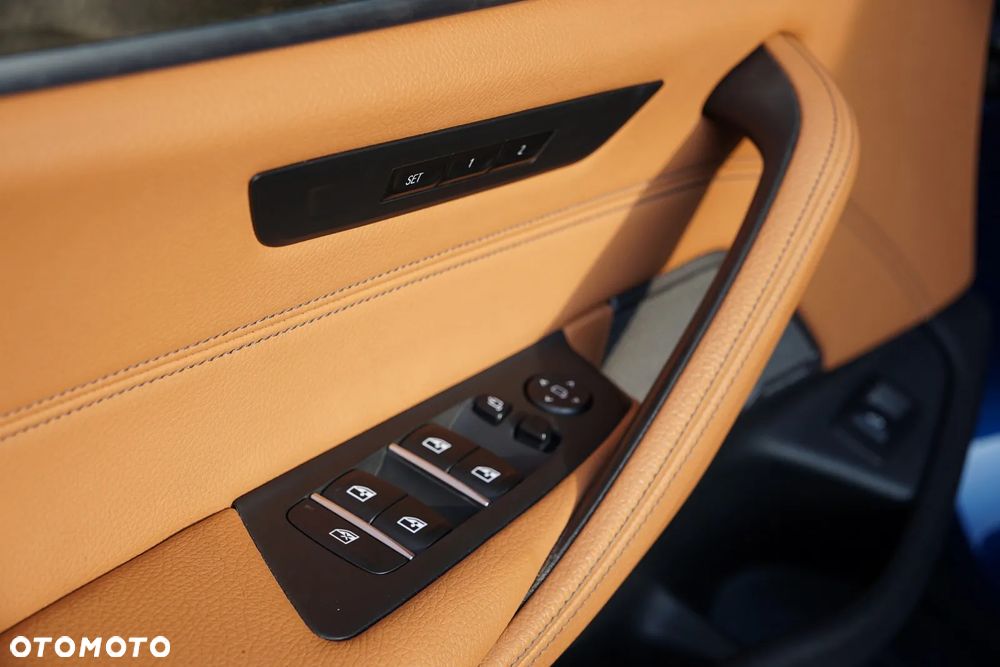 BMW Seria 5 M550i xDrive sport - 21