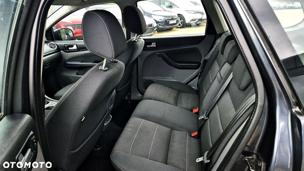 Ford Focus - 33