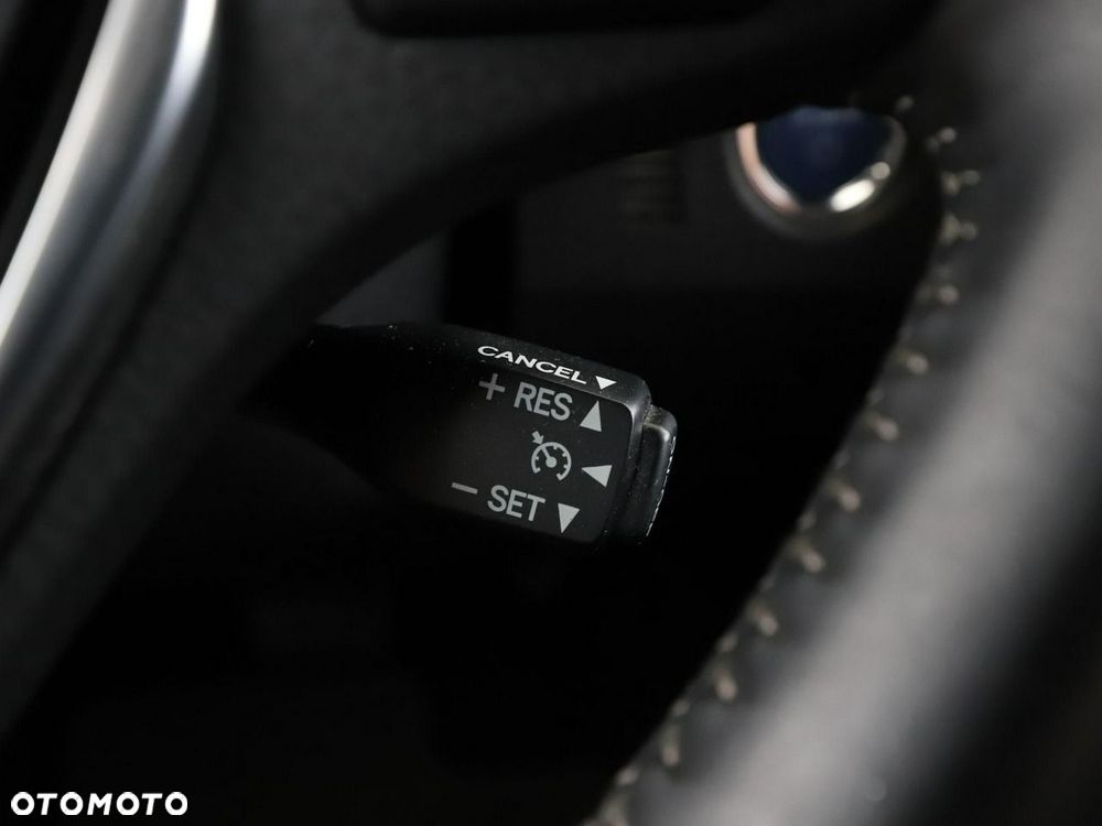 Toyota Auris Hybrid 135 Dynamic - 30