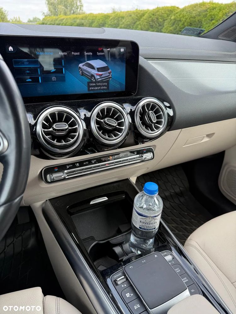 Mercedes-Benz GLA - 18