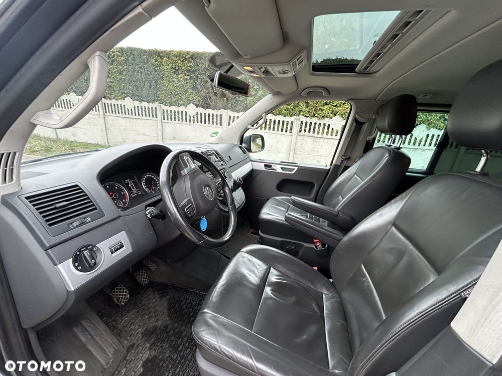 Volkswagen Multivan - 13