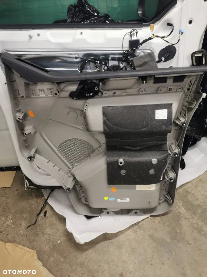 VW T6 Multivan boczek  drzwi 7E0867021QJTX - 2