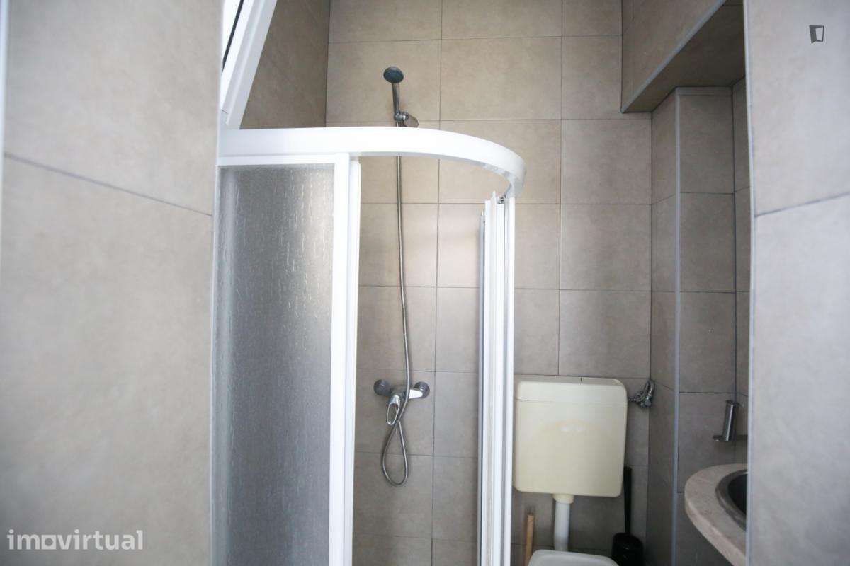 Quarto - localizado em Entrecampos Lisbon - Grande imagem: 3/40