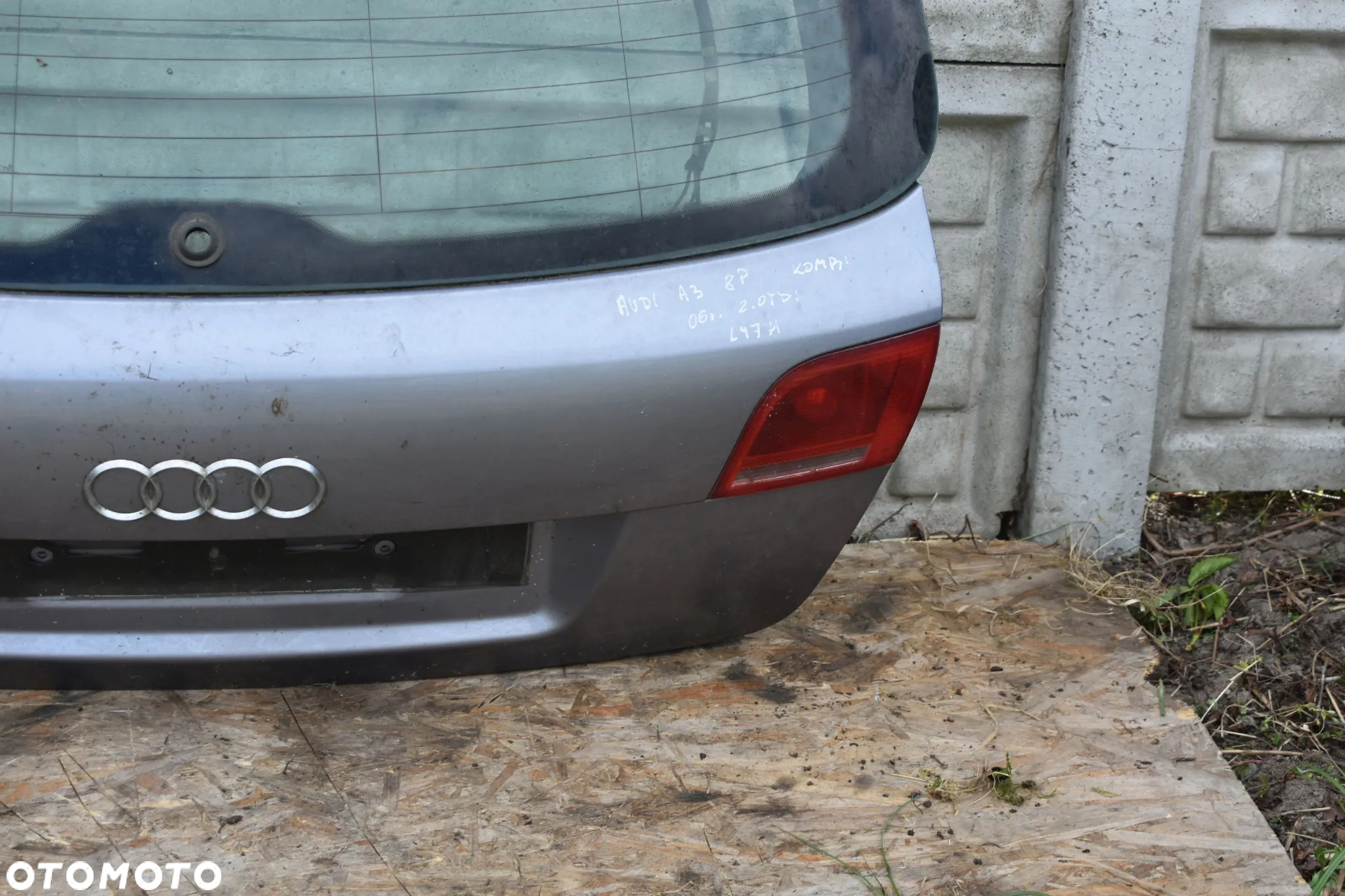 KLAPA BAGAŻNIKA AUDI A3 8P 5D LY7H - 5