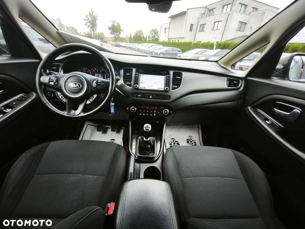 Kia Carens - 8